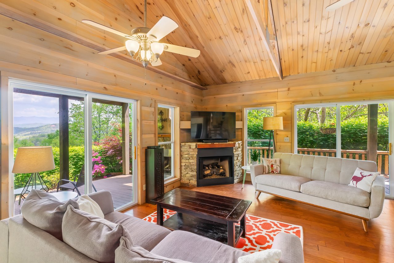438 PALMETTO DR