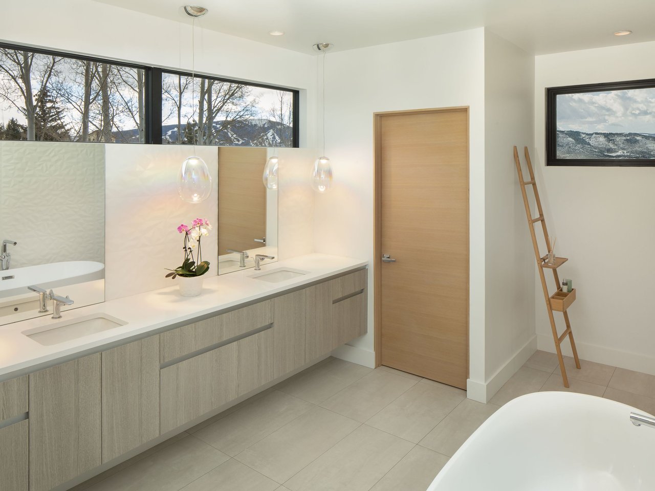 4380 June Point, Avon