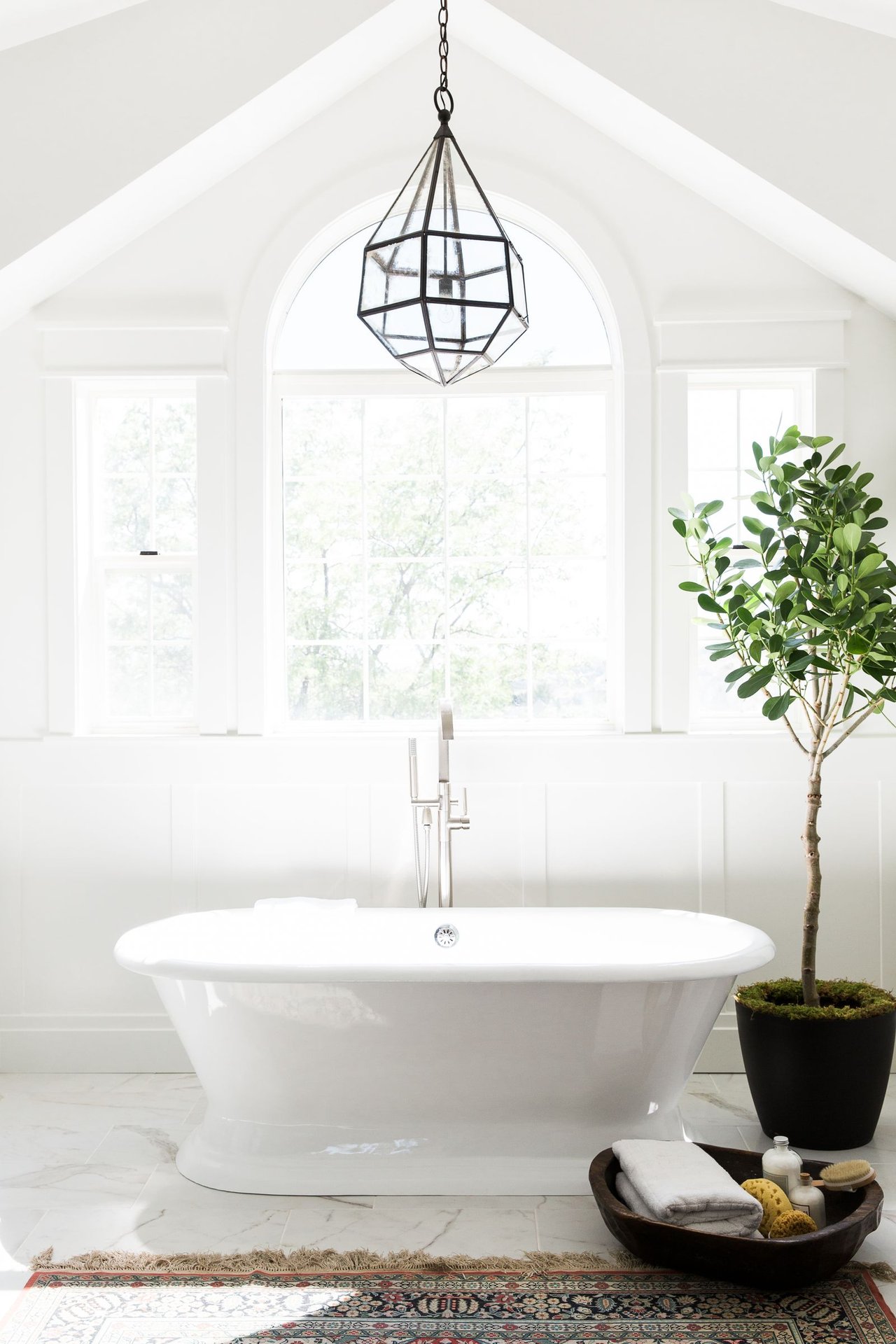 Farmhouse Style: Everything You Need to Know About This Functional and Cozy Aesthetic