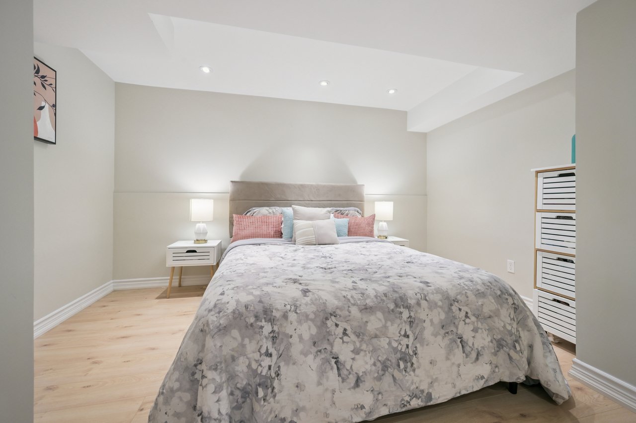 Updated Link Home on Ravine Lot