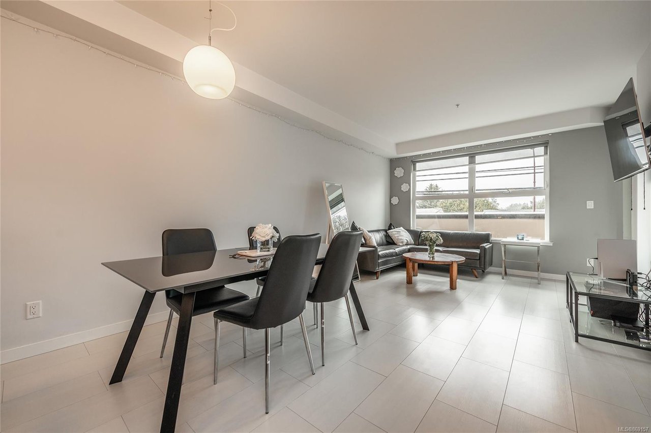 222-2871 Jacklin Rd