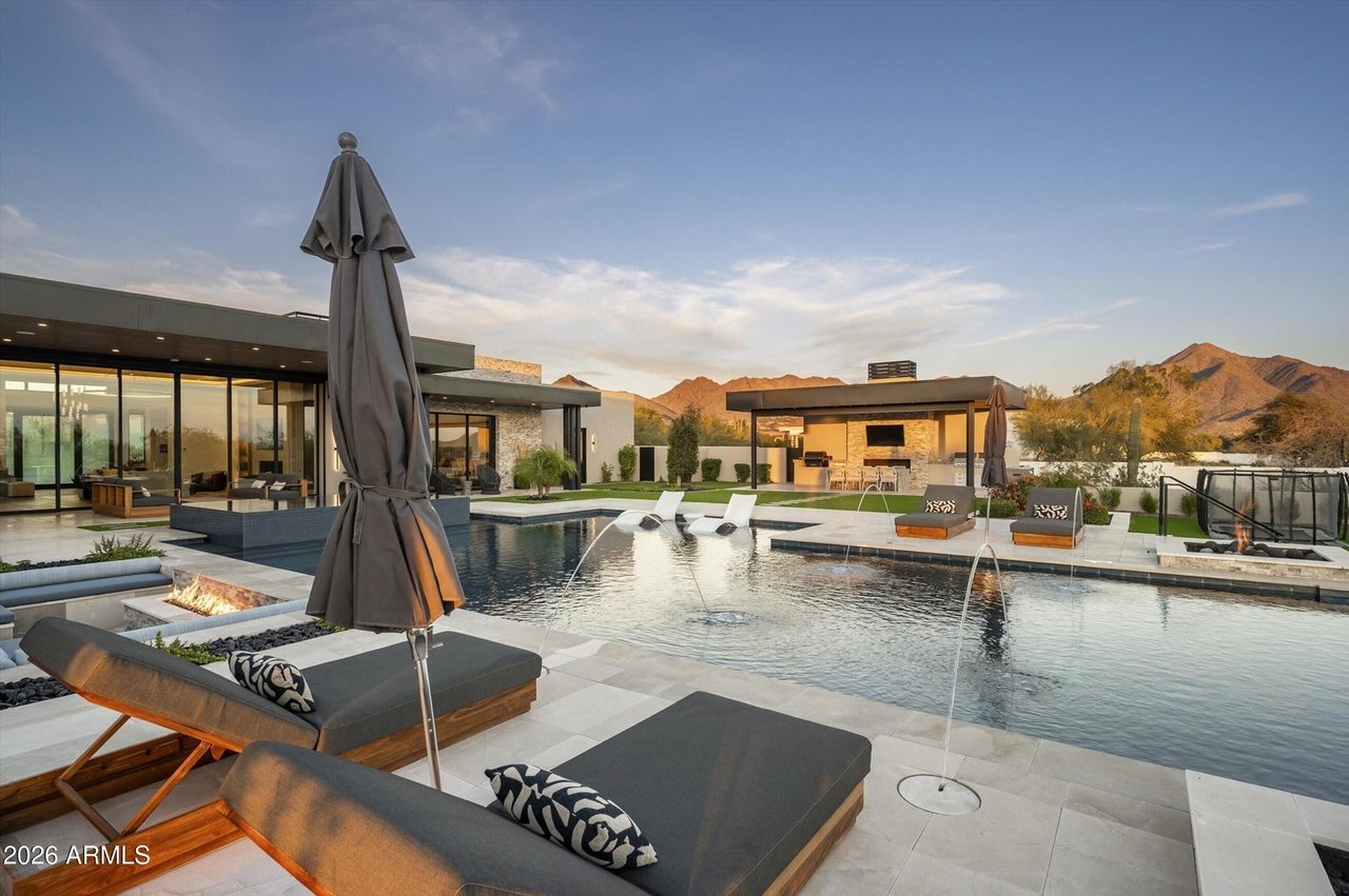 9245 E RIMROCK Drive