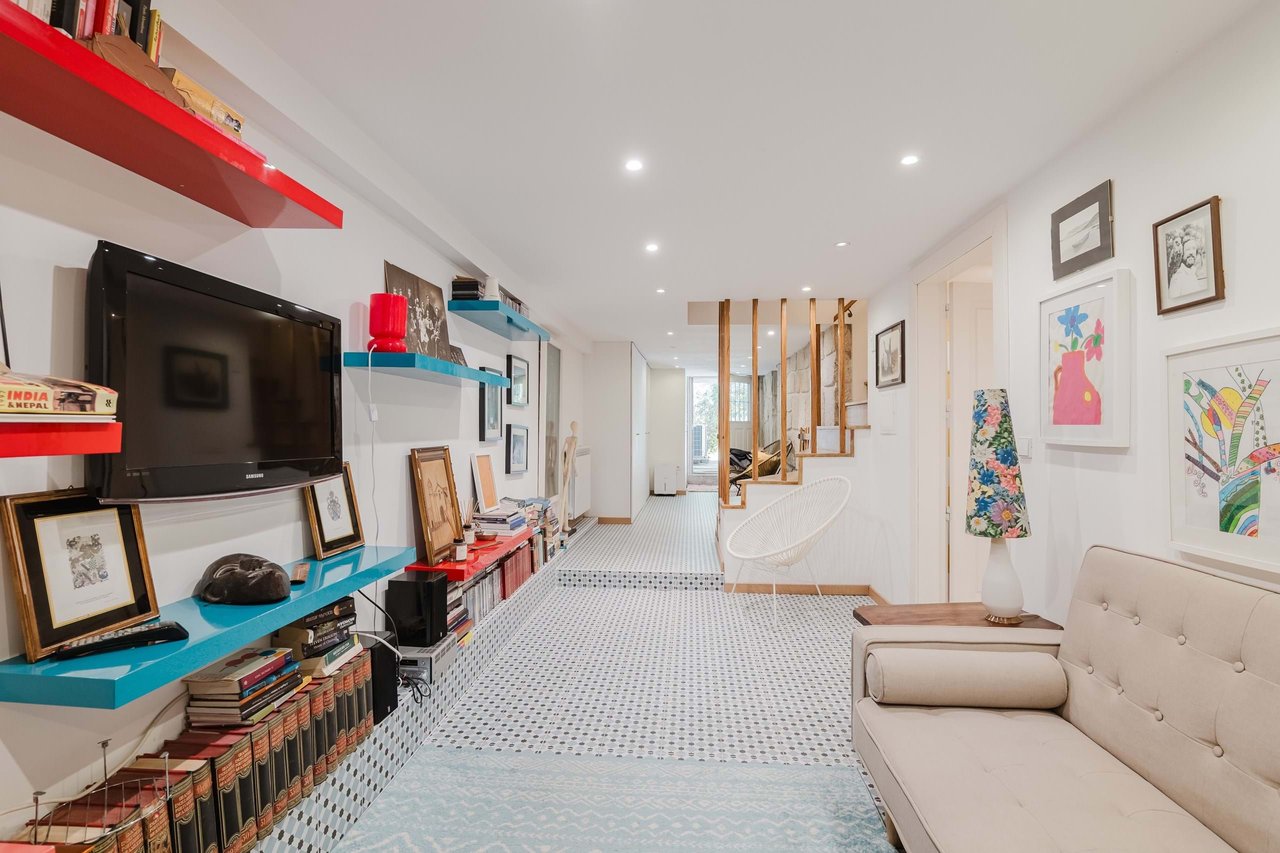 Beautifully Restored Townhouse Property with license for Short-Term rental in Bonfim, Porto