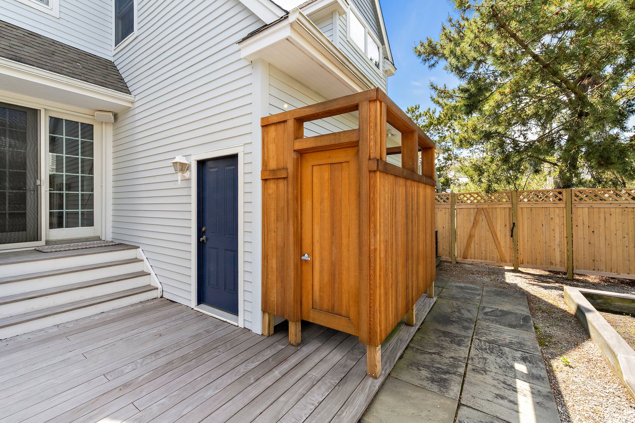 101 Rose Court, Long Beach Township