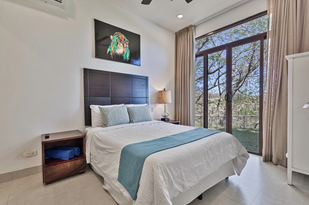 Gorgeous 5 Bedroom Home With Beach Club and Upscale Amenities