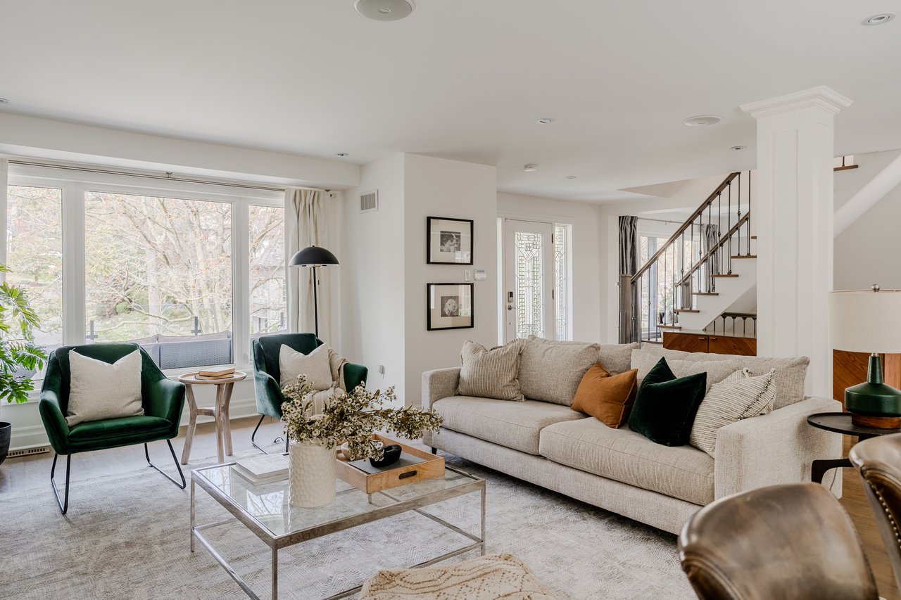 31 Fallingbrook Dr