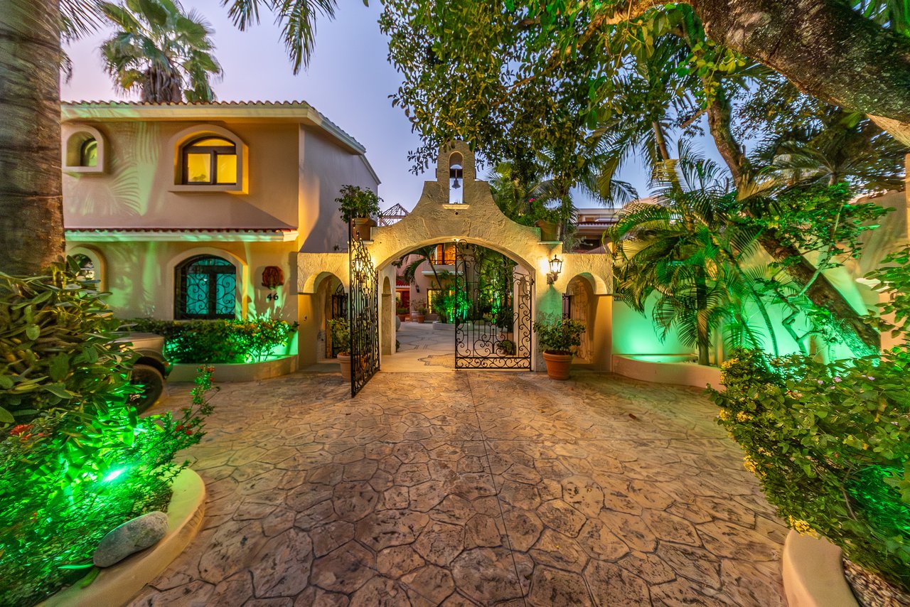 Villa Maravilla Puerto Aventuras | Golf-Front Luxury Villa