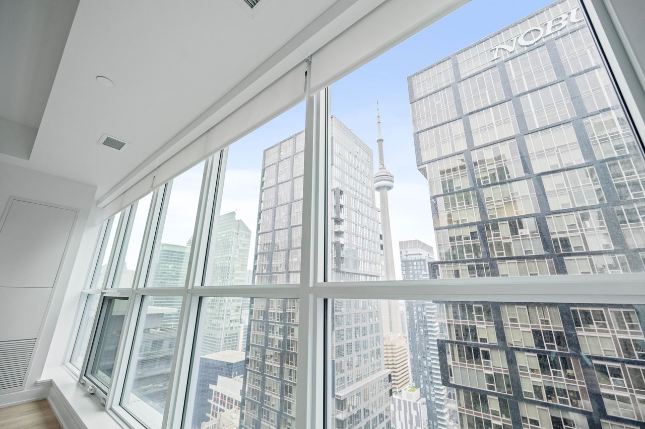 327 King Street W Unit: 3703