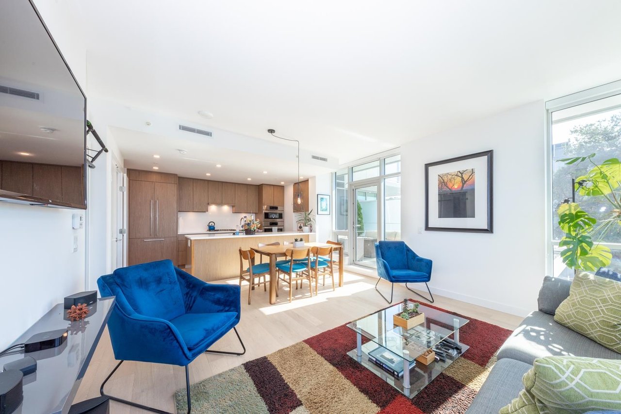 401-4988 Cambie St