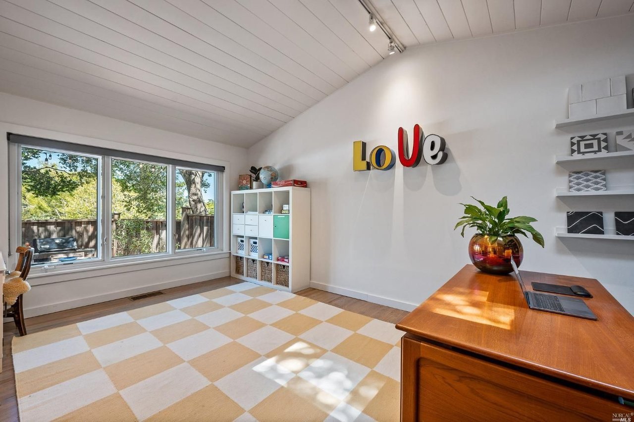 463 Live Oak Dr