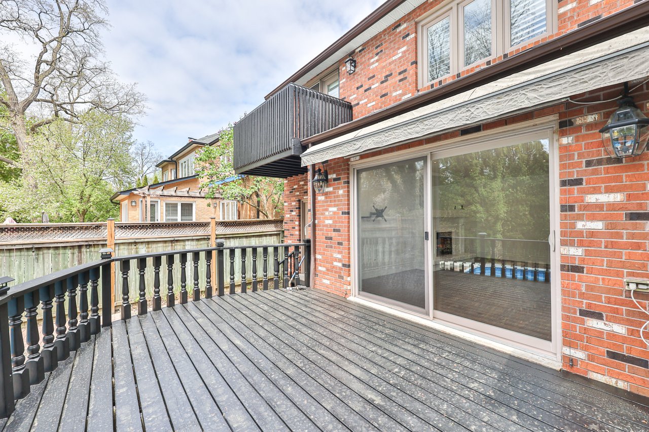 108 Whittington Place, Oakville