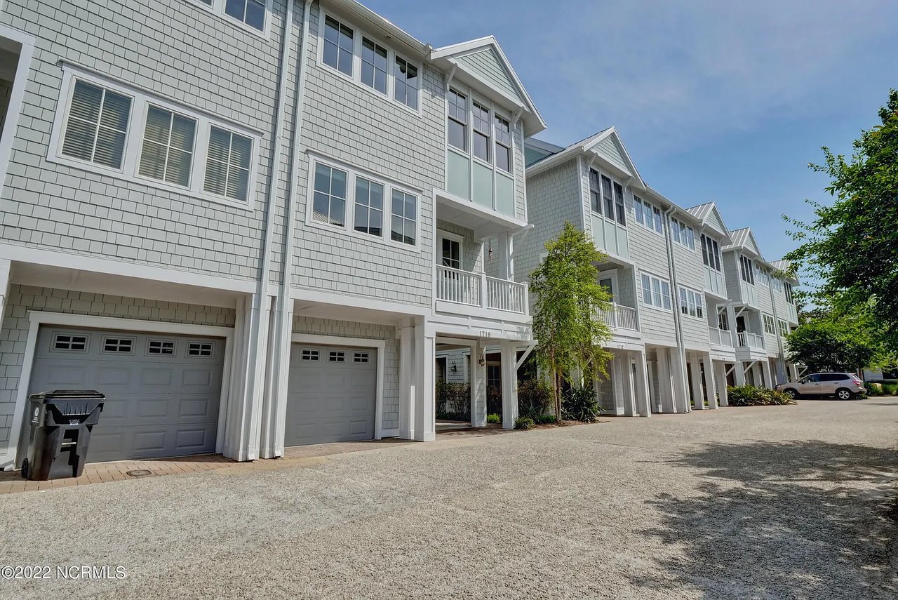 1716 Tearthumb Ct