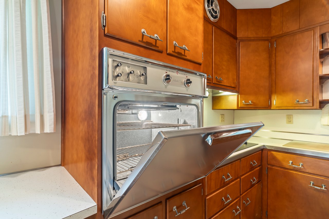 2186 Polk Valley Road