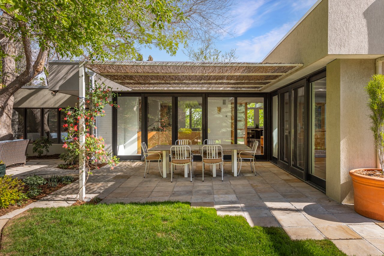 855 Circle Drive