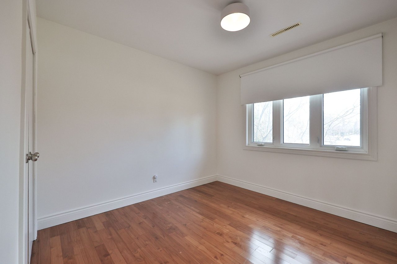 1439 Larchview Trail