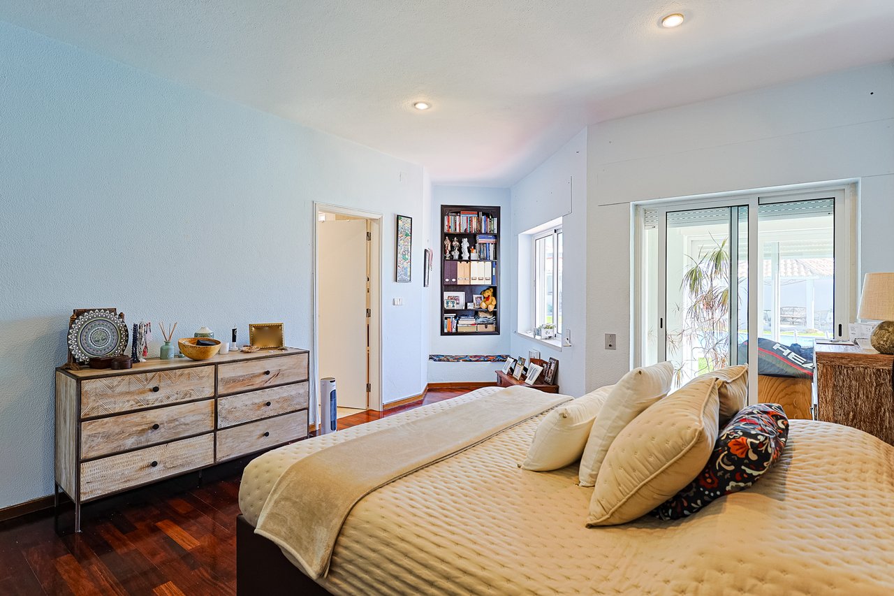 Exclusive 4,000 m² Estate in Azeitão with Tennis Court, Spa & Approved Development Project