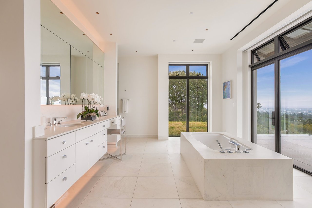 9966 Beverly Grove Dr