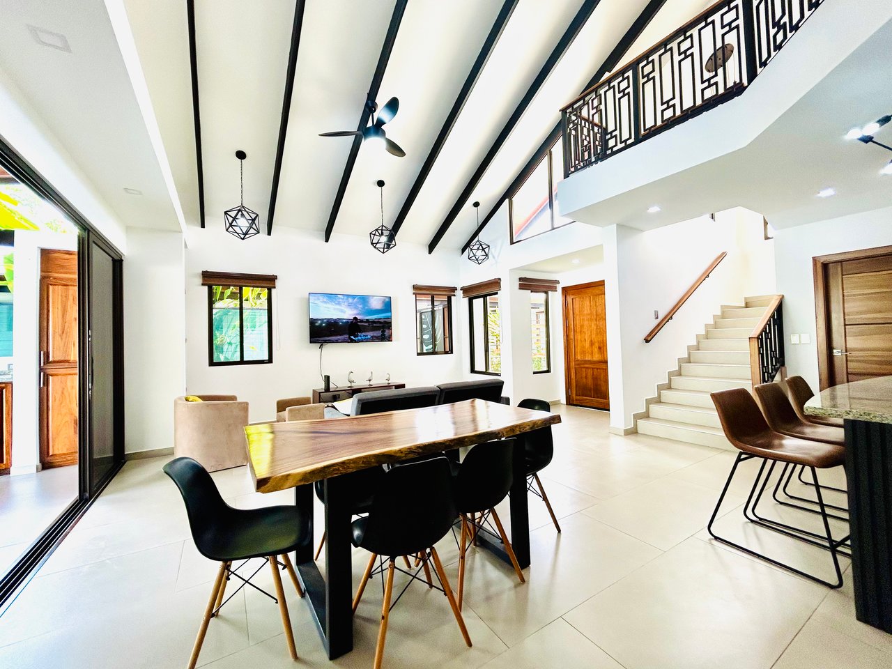 Tropical Modern Living Near Uvita – Stylish Pool Home with Privacy | Price Reduced