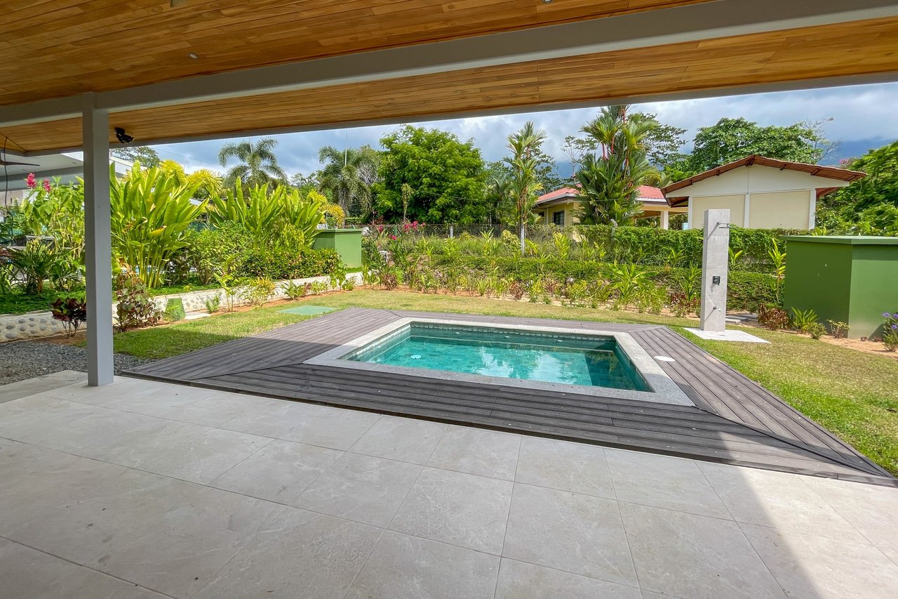 Low-Maintenance 3-Bedroom Villa With Pool & Peaceful Terraza On Calle Buganvillea In Ojochal Costa Rica