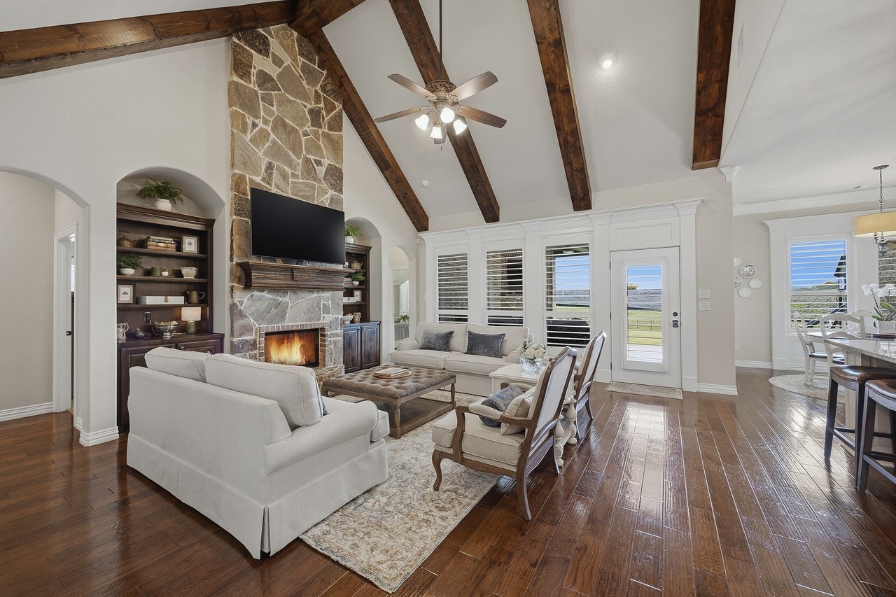 Gated Community Minutes from Eagle Mountain Lake!