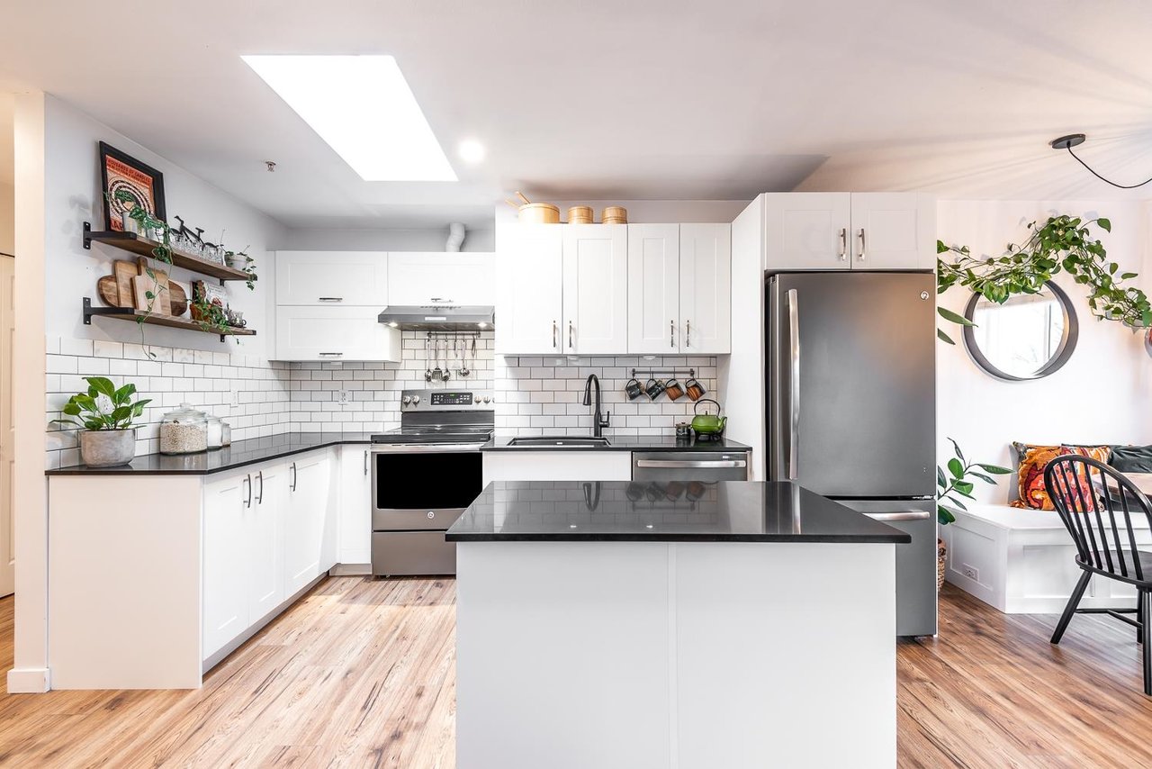 C311-40140 Willow Cres