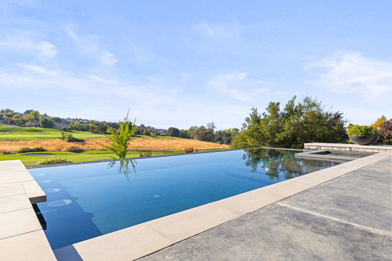 4573 Greenview Drive