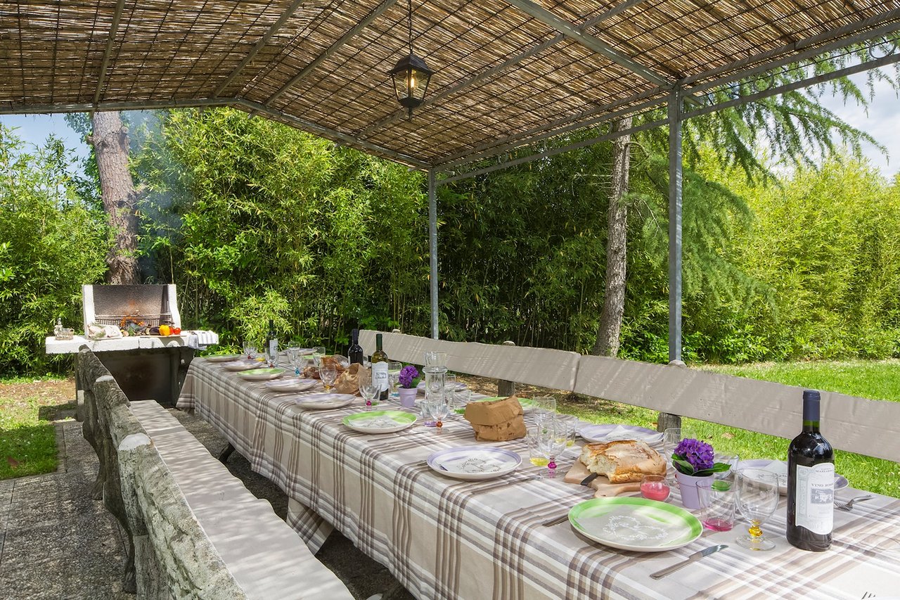 Marvelous Countryside Villa Outside of Lucca