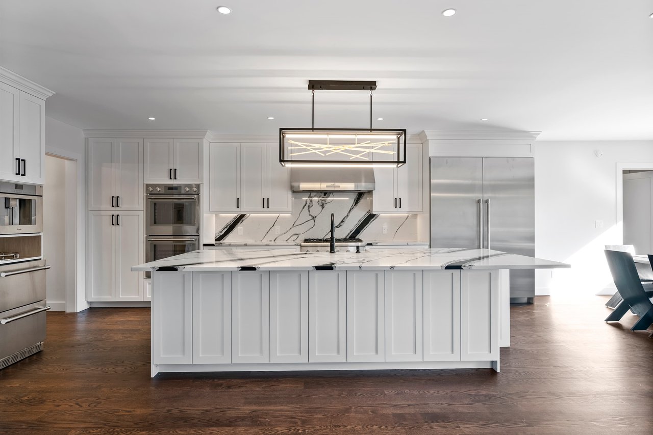 Discover a Luxurious Mid-Century Modern Home in West Hartford, CT