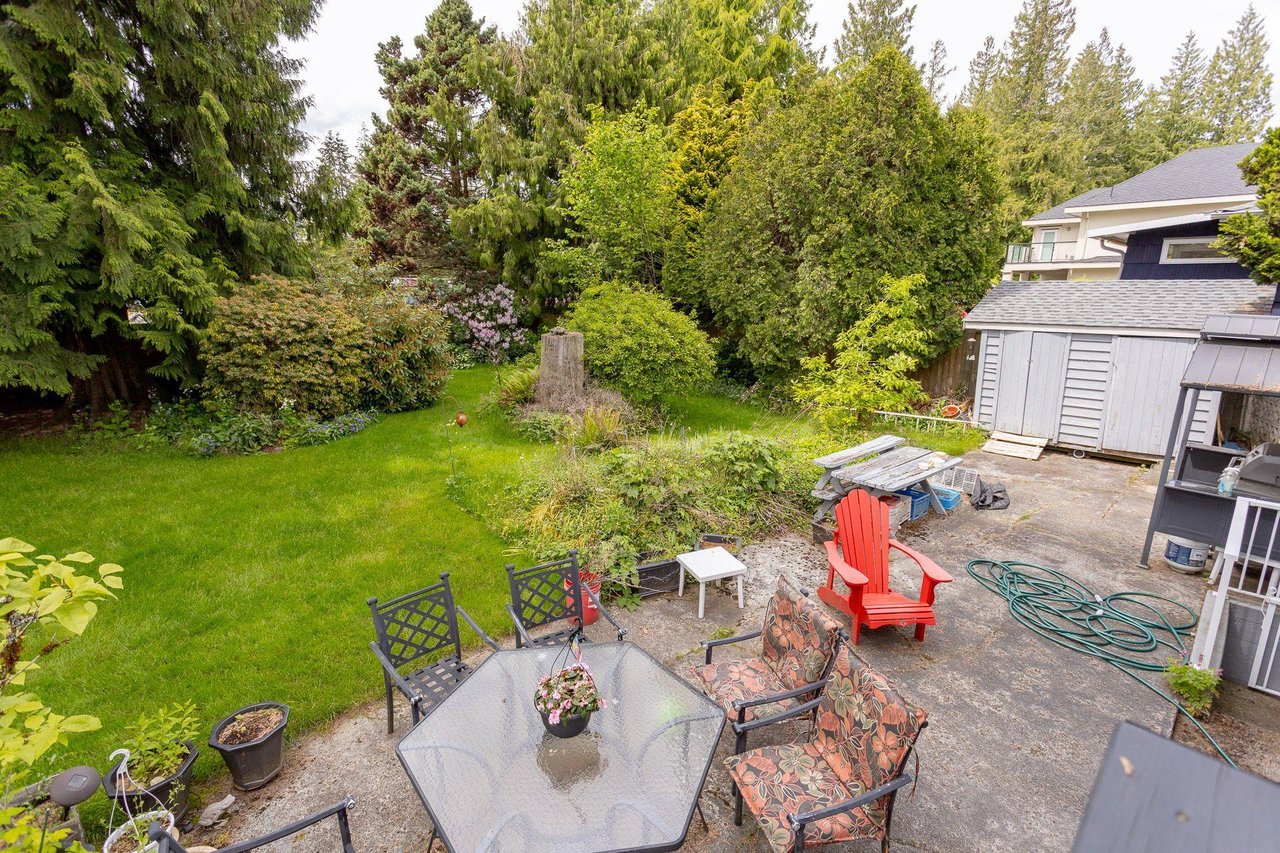 820 Crestwood Dr
