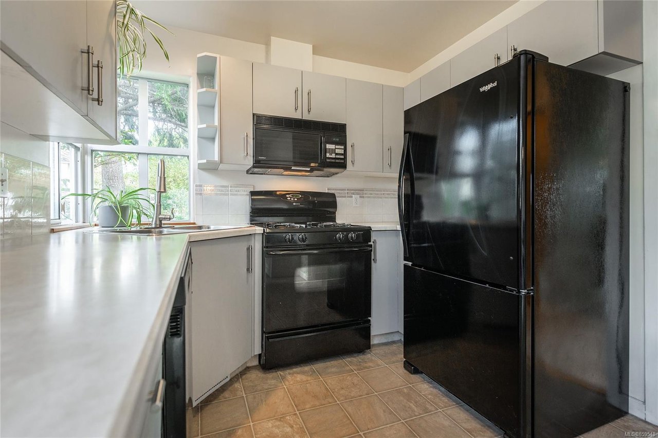 391 Burnside Rd
