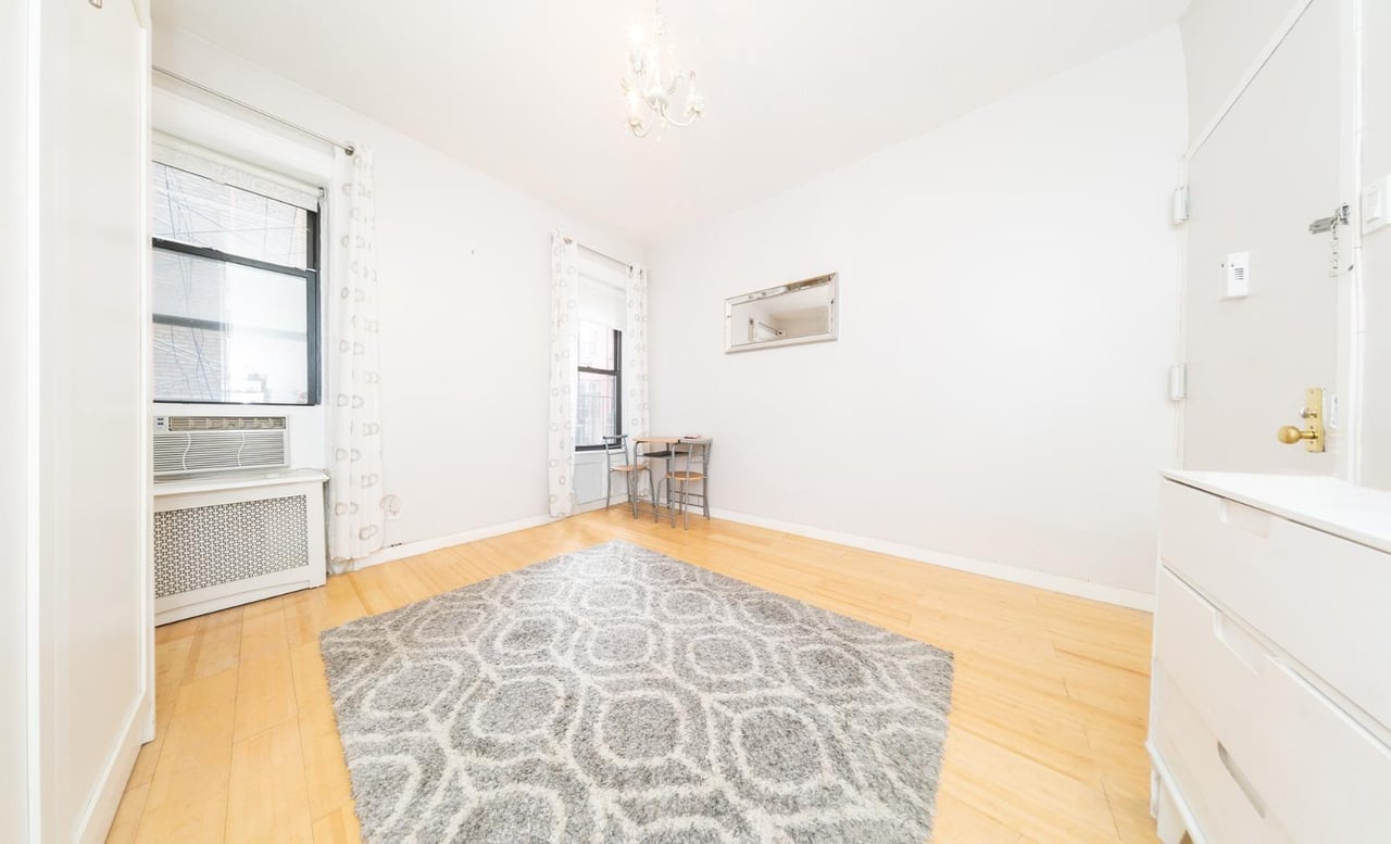 4-6 West 105th Street, Apt 1-F