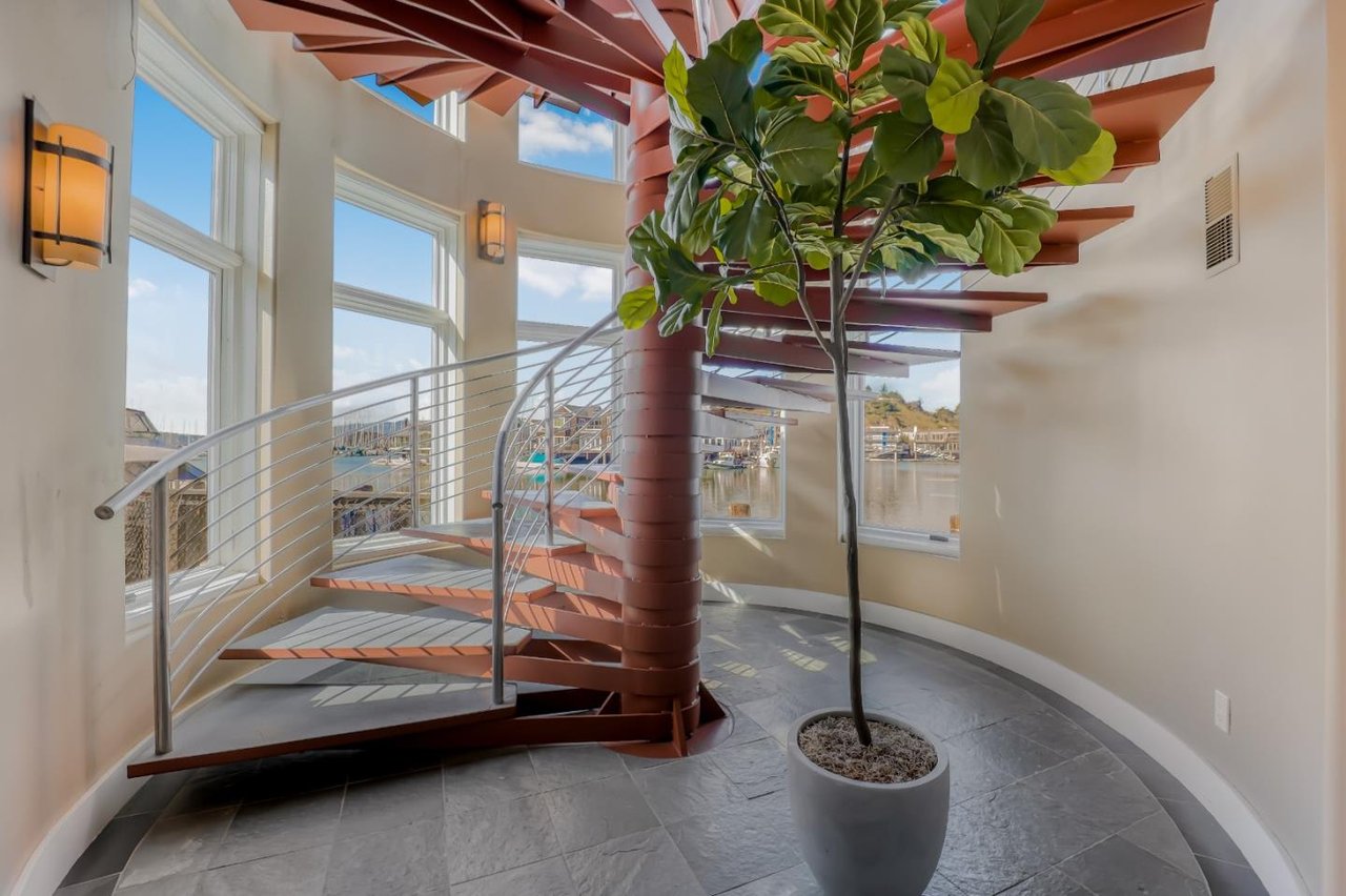 1469 Sandpiper Spit