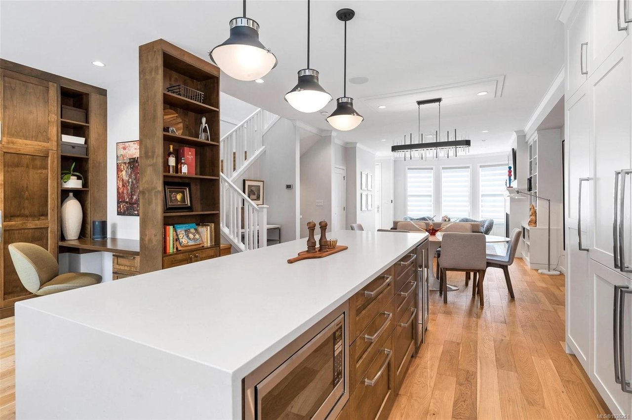 1034 Pentrelew Pl