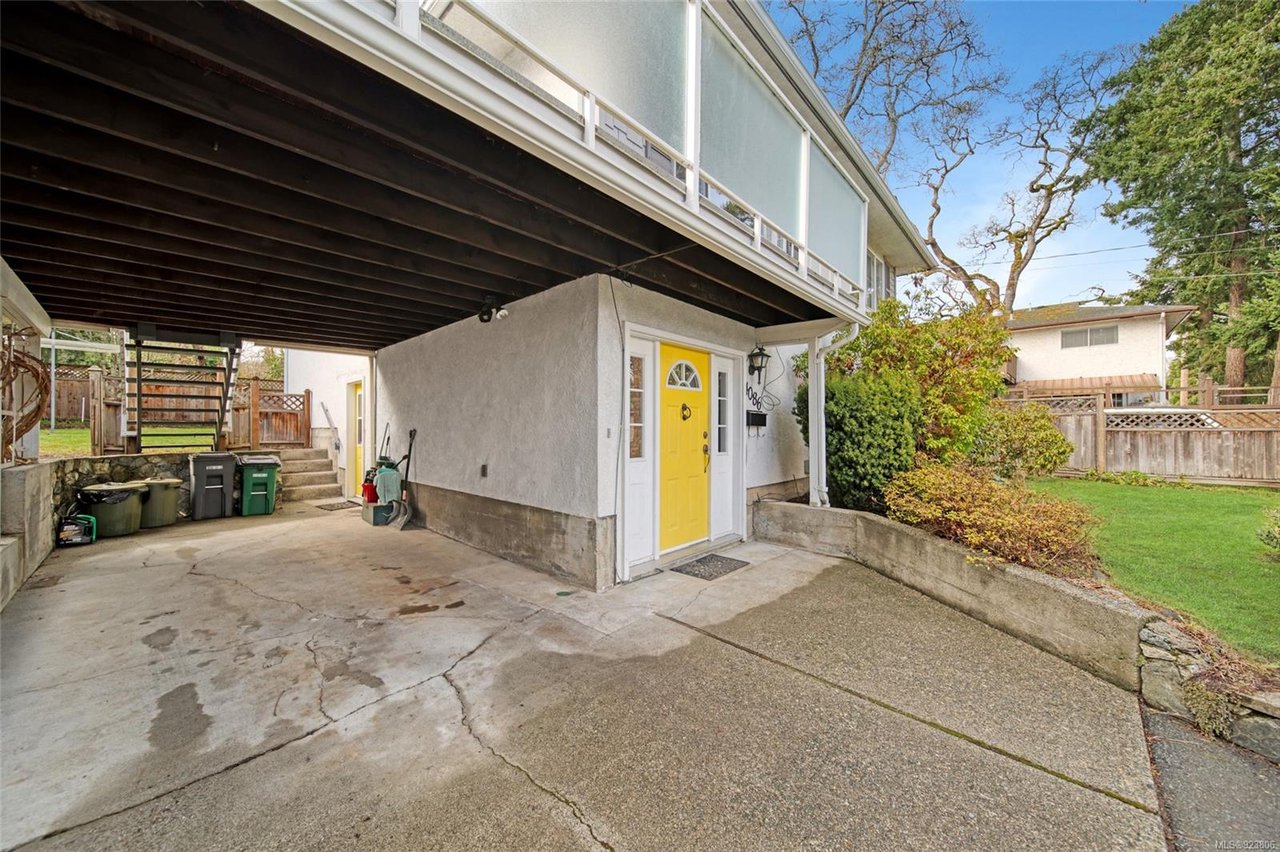 4086 Tracey St