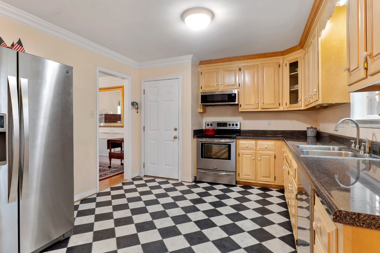 3531 Sherwood Bluff Way