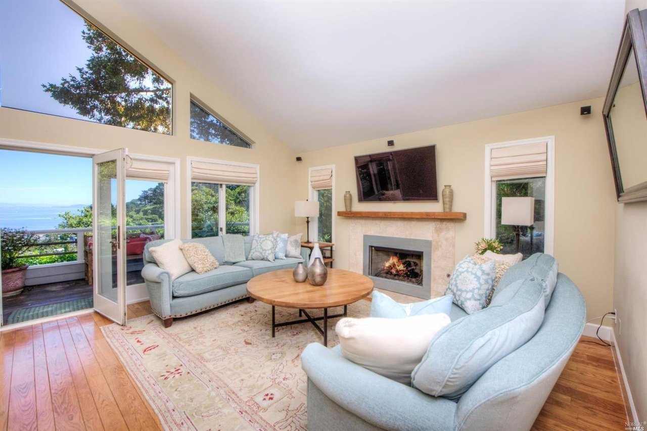 76 Crescent Ave