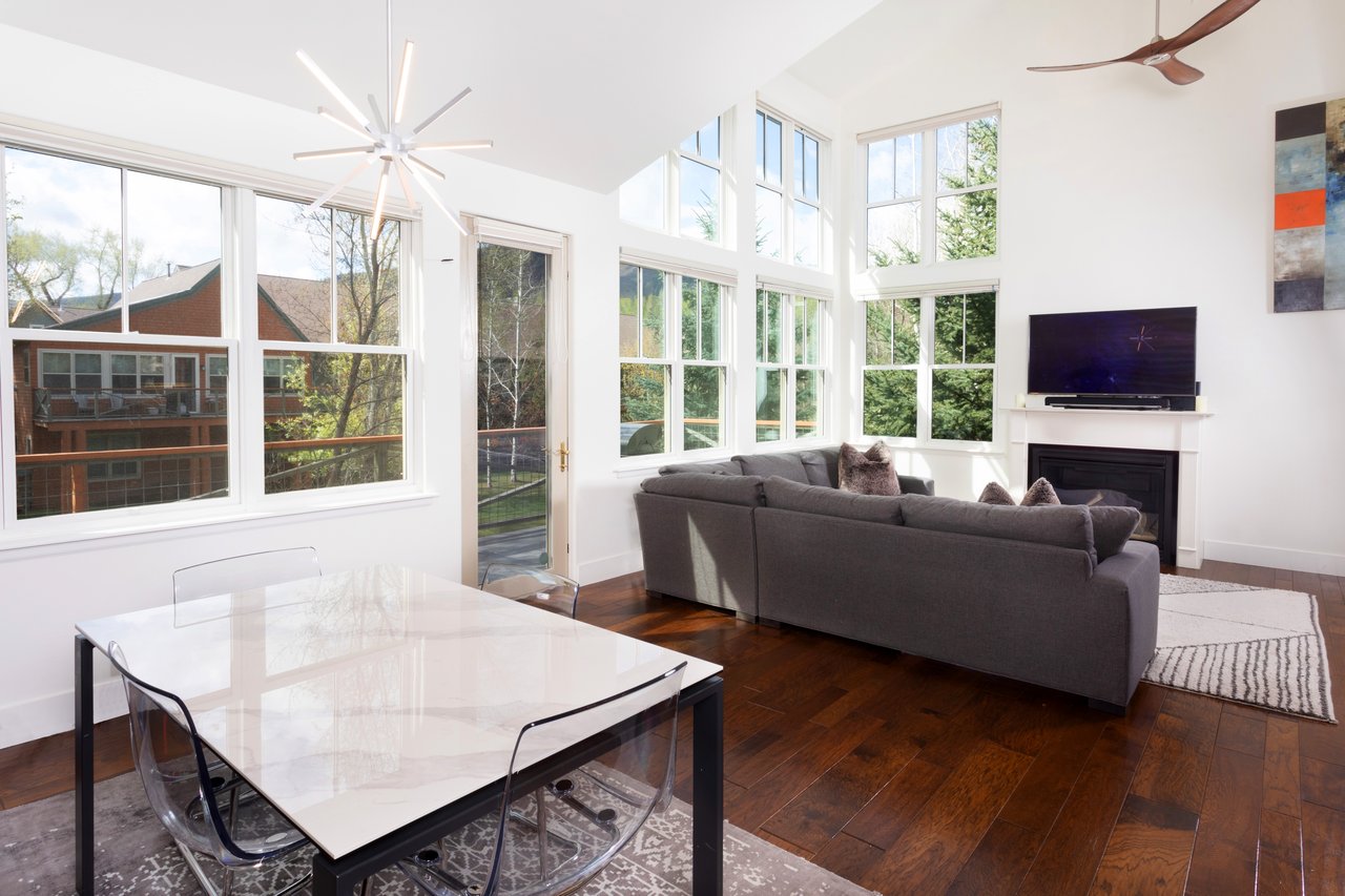 Bright & Stylish Willits Townhome with Modern Upgrades