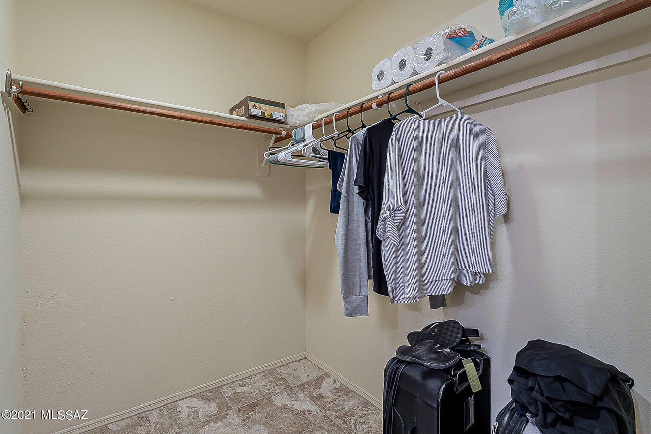 217 E Horizon Cir