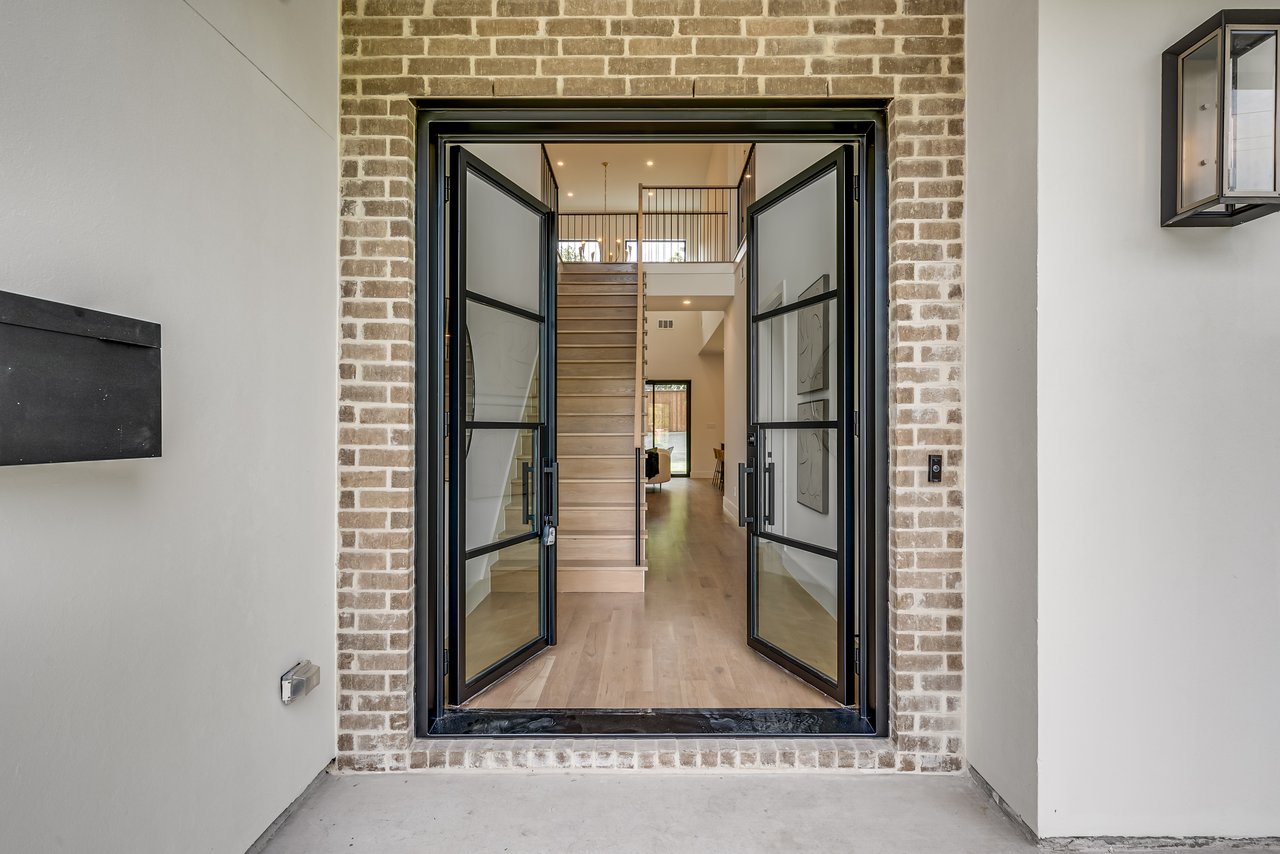 8815 San Leandro Drive