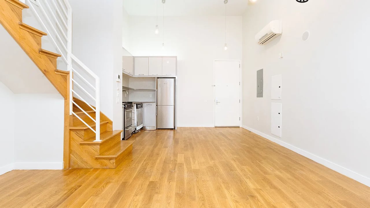 100 Dupont Street 1A