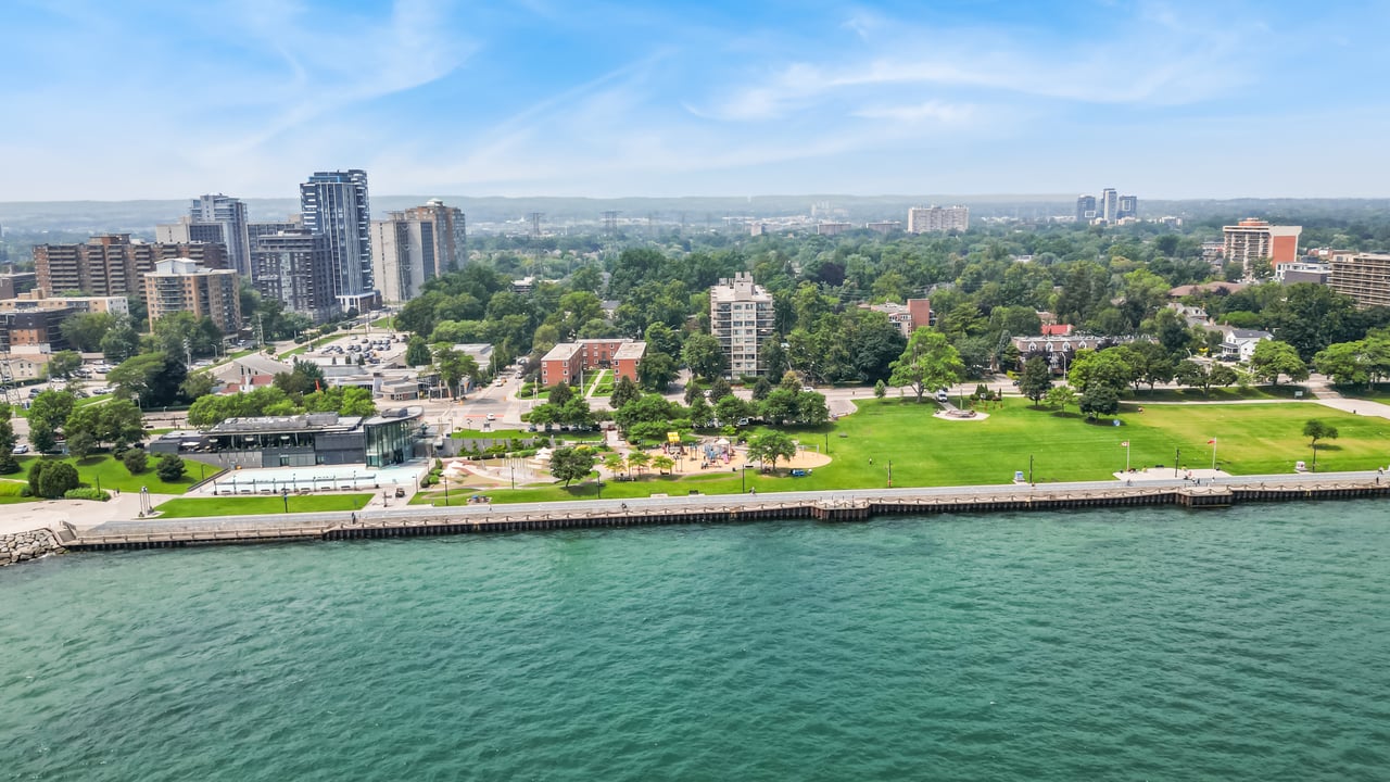 505-2060 Lakeshore Rd