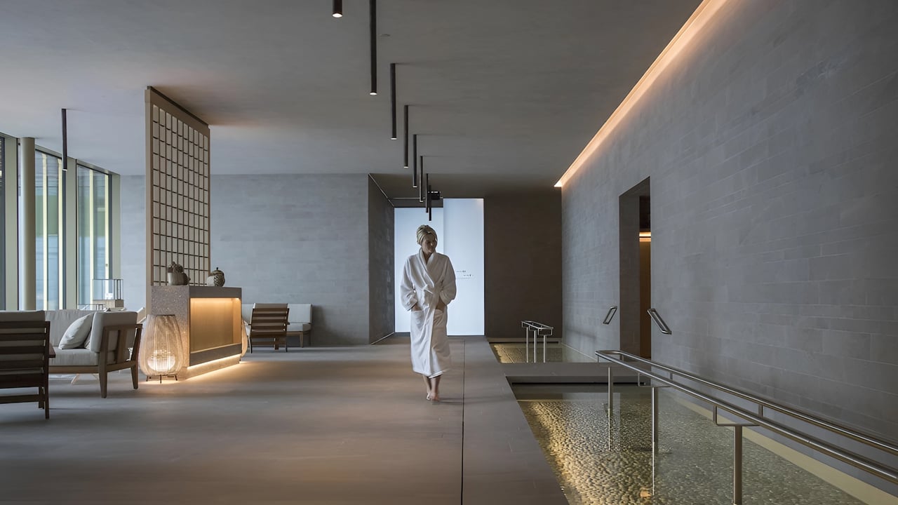Vida Edgewater spa relax center