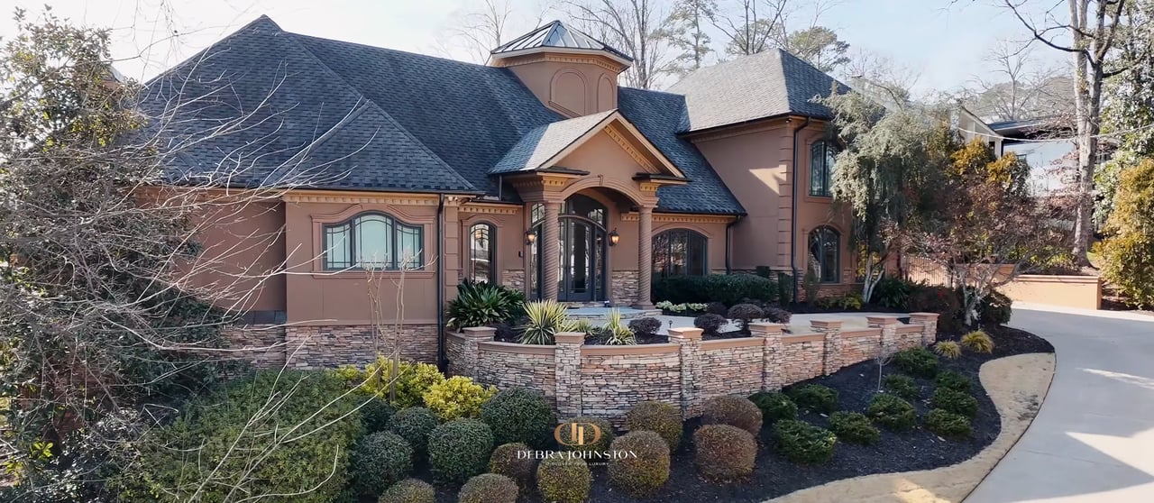  790 Glenairy Dr NE, Sandy Springs, GA