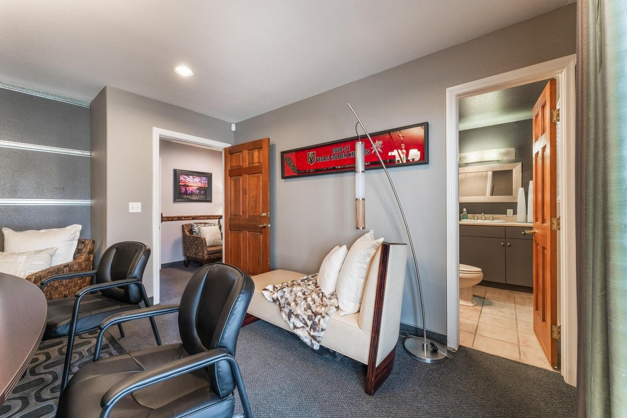 2545-2595 S Torrey Pines