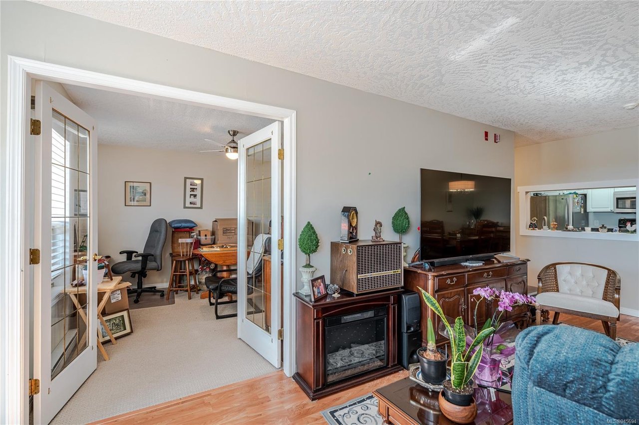 201-4535 Viewmont Ave