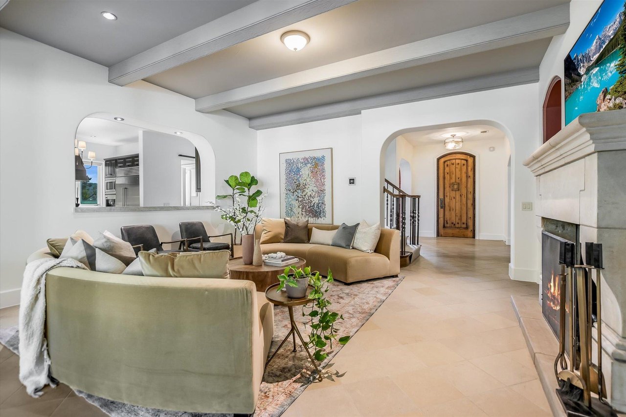 624 Logans Ln