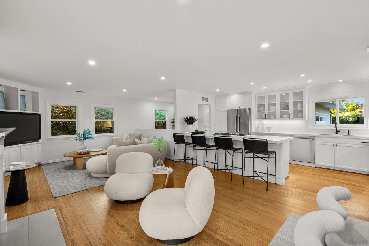 1412 Vivian Lane