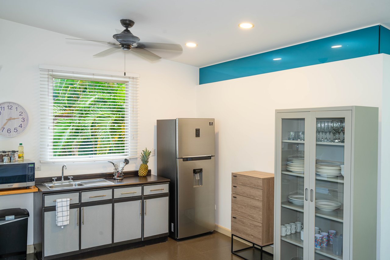 22 Unit Tropical Boutique Hotel steps from Manuel Antonio Park & Beach