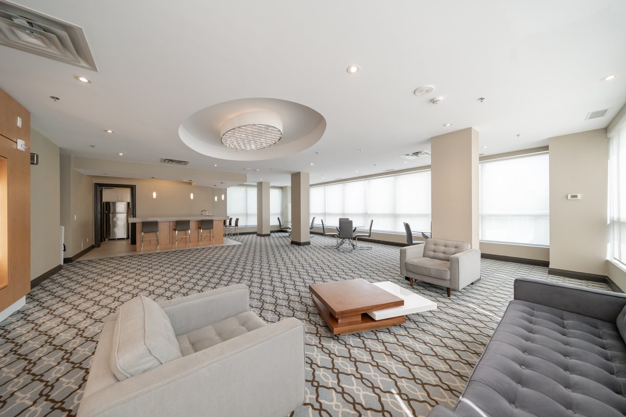 840 Queens Plate Dr 704