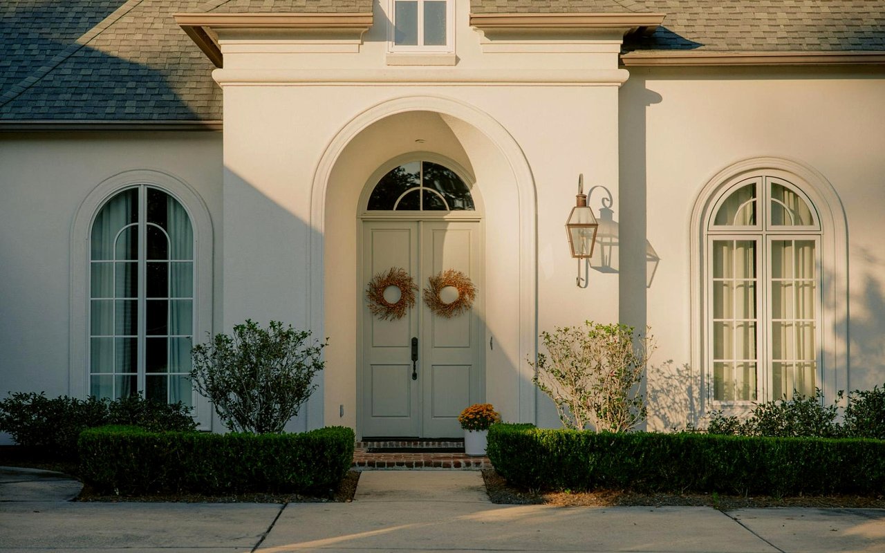 Curb Appeal Hacks That Make Buyers Fall in Love